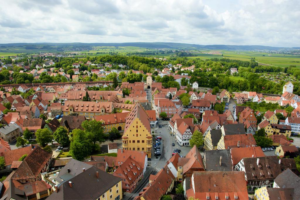 Aparthotel Donaustern Асбах-Бойменхайм Экстерьер фото