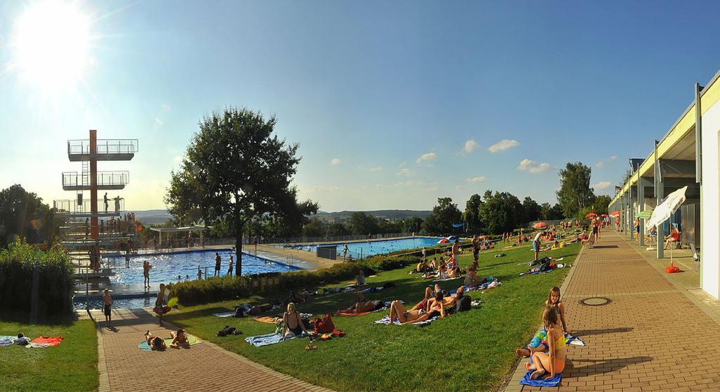 Aparthotel Donaustern Асбах-Бойменхайм Экстерьер фото