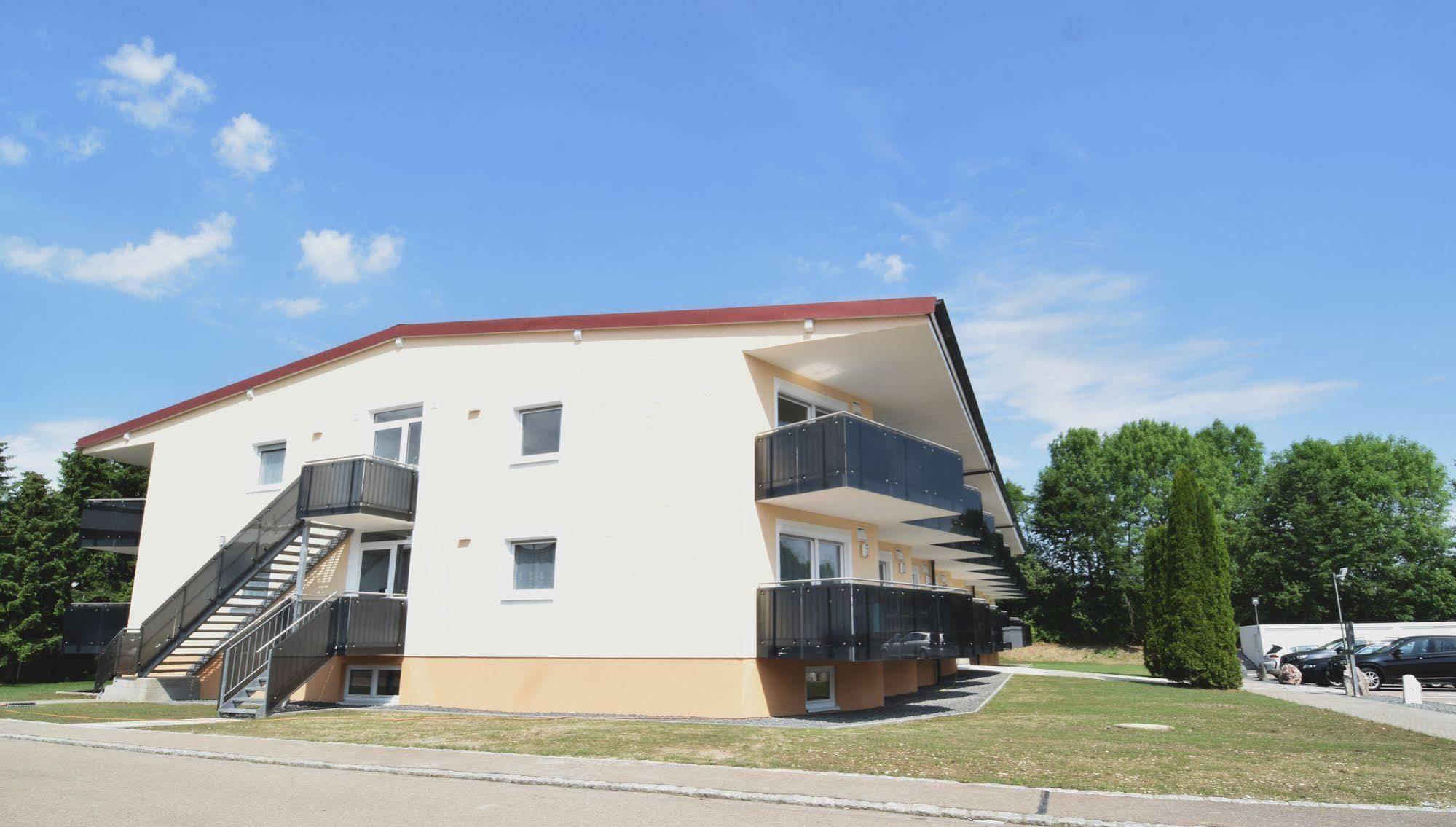 Aparthotel Donaustern Асбах-Бойменхайм Экстерьер фото